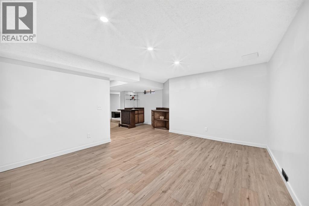 52 Templegreen Bay Ne Property Photo 32