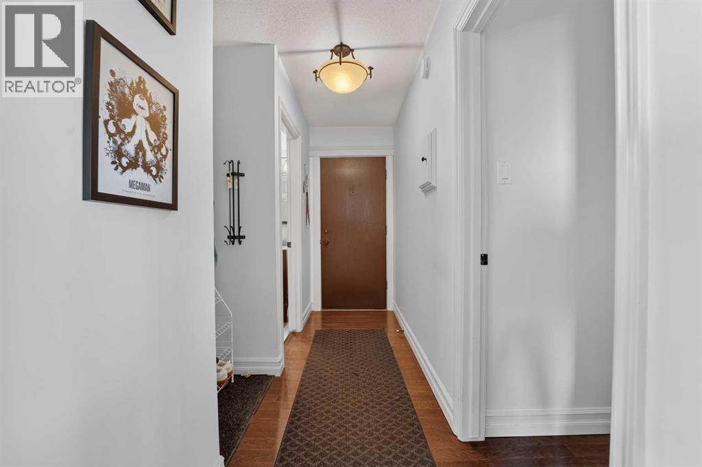 1716 Henderson Lake Boulevard South Property Photo 7