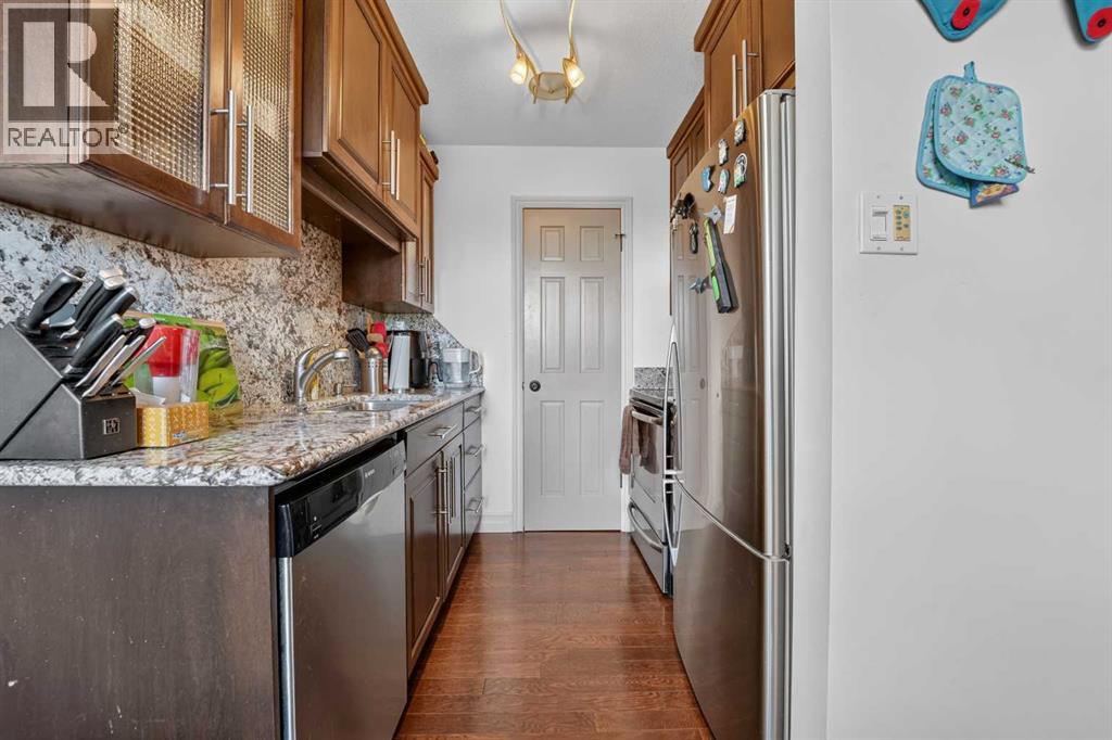 1716 Henderson Lake Boulevard South Property Photo 17