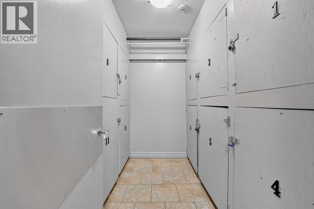 1716 Henderson Lake Boulevard South Property Photo 28