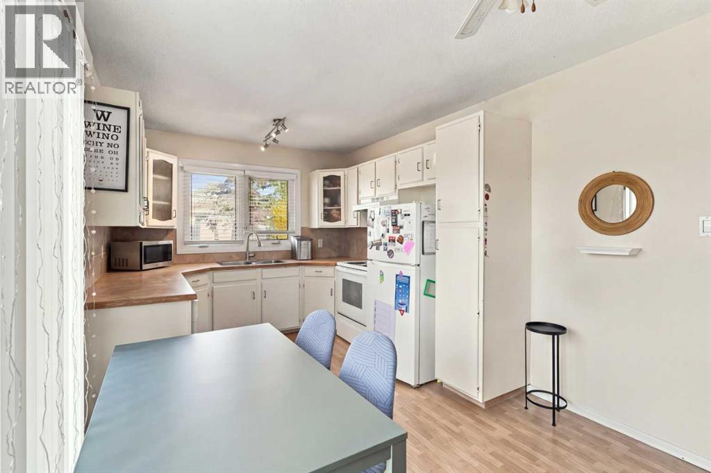 3102 38 Street Sw Property Photo 10