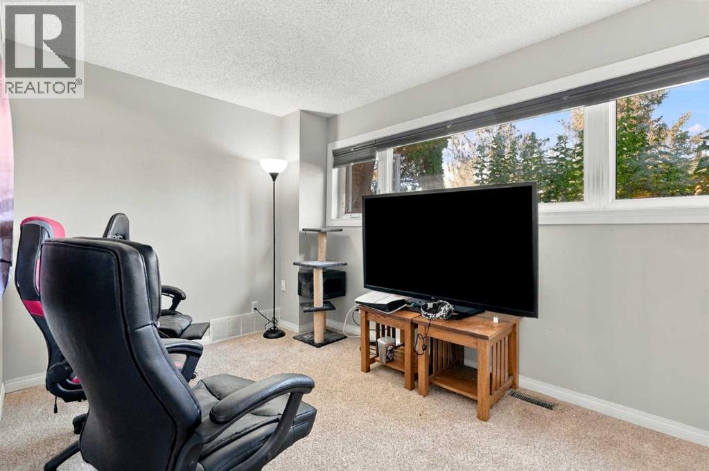 3102 38 Street Sw Property Photo 13