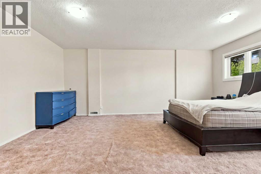 3102 38 Street Sw Property Photo 17