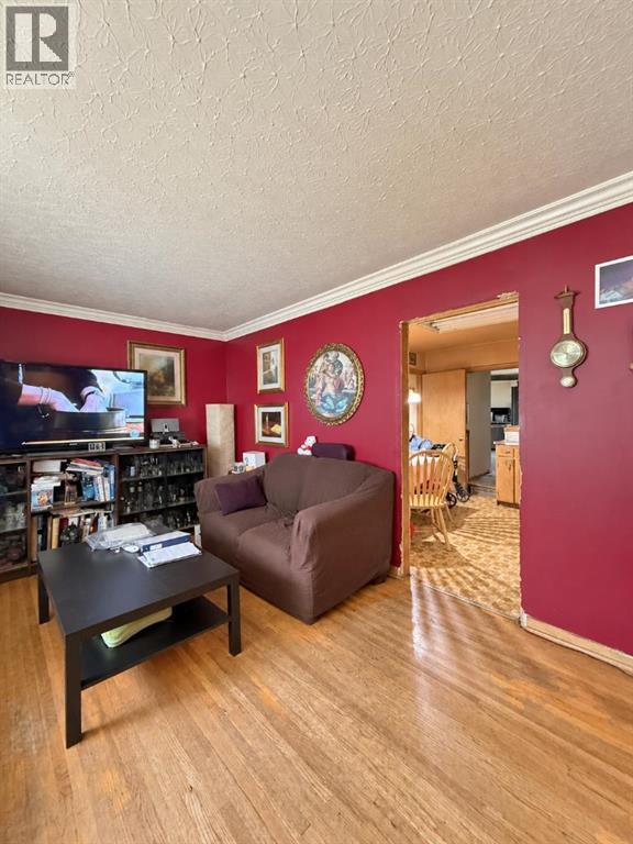 1432 Russet Road Ne Property Photo 6