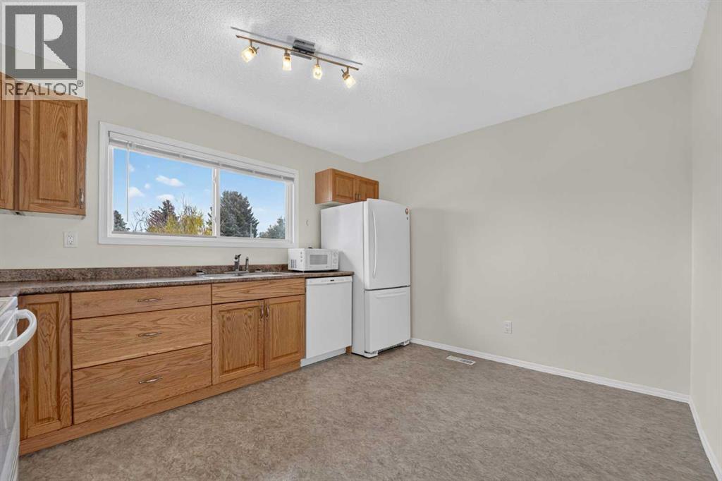 1601 23 Street North Property Photo 10