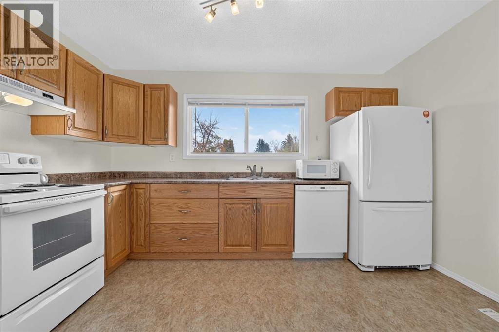 1601 23 Street North Property Photo 11