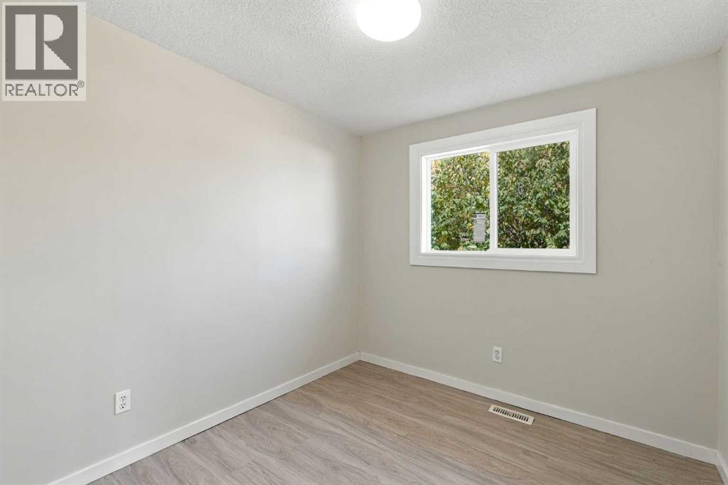 203 Penbrooke Close Se Property Photo 18