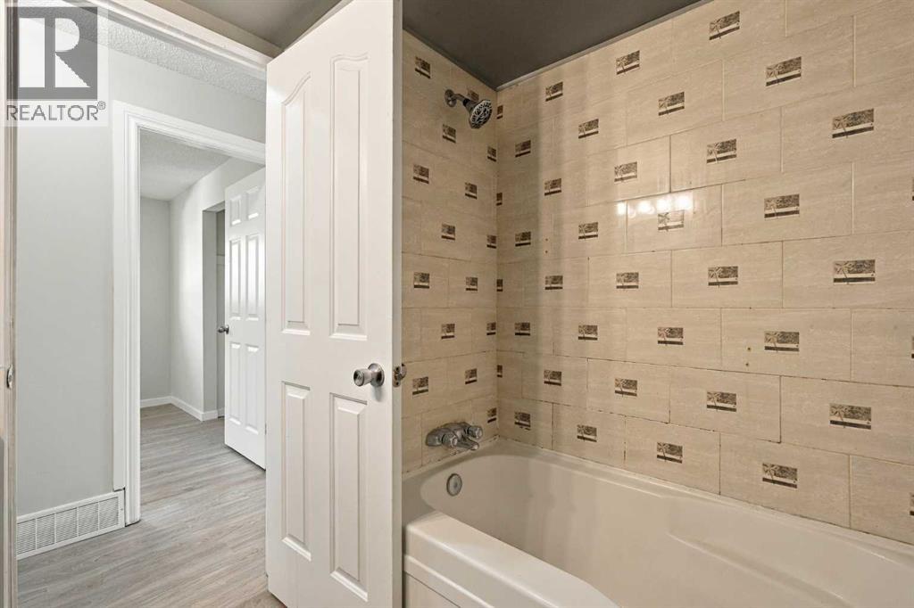 203 Penbrooke Close Se Property Photo 21