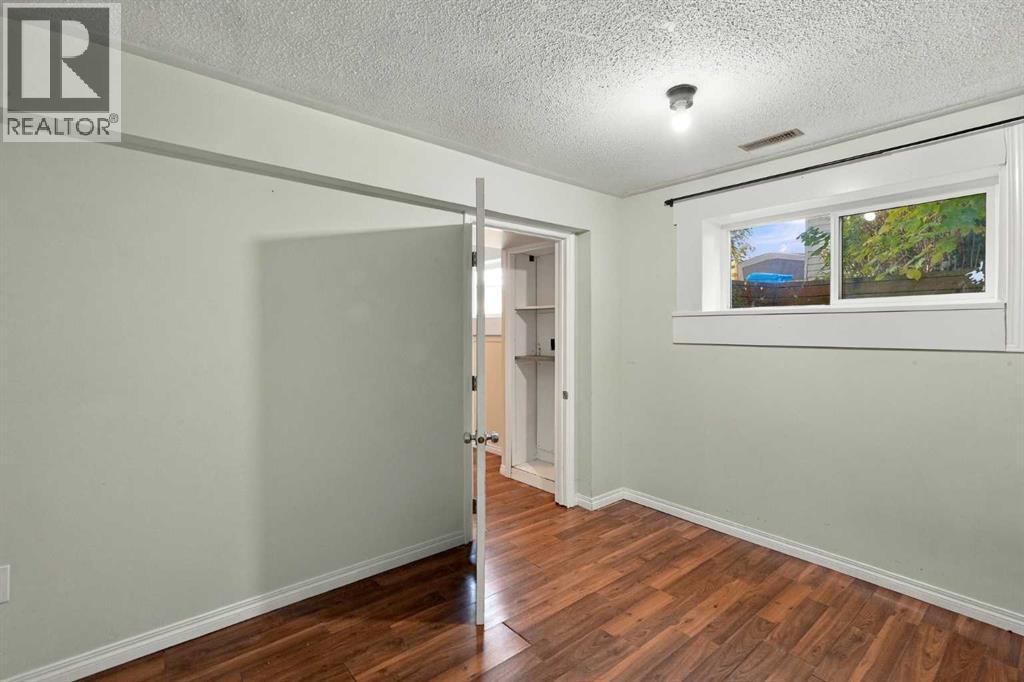 203 Penbrooke Close Se Property Photo 31