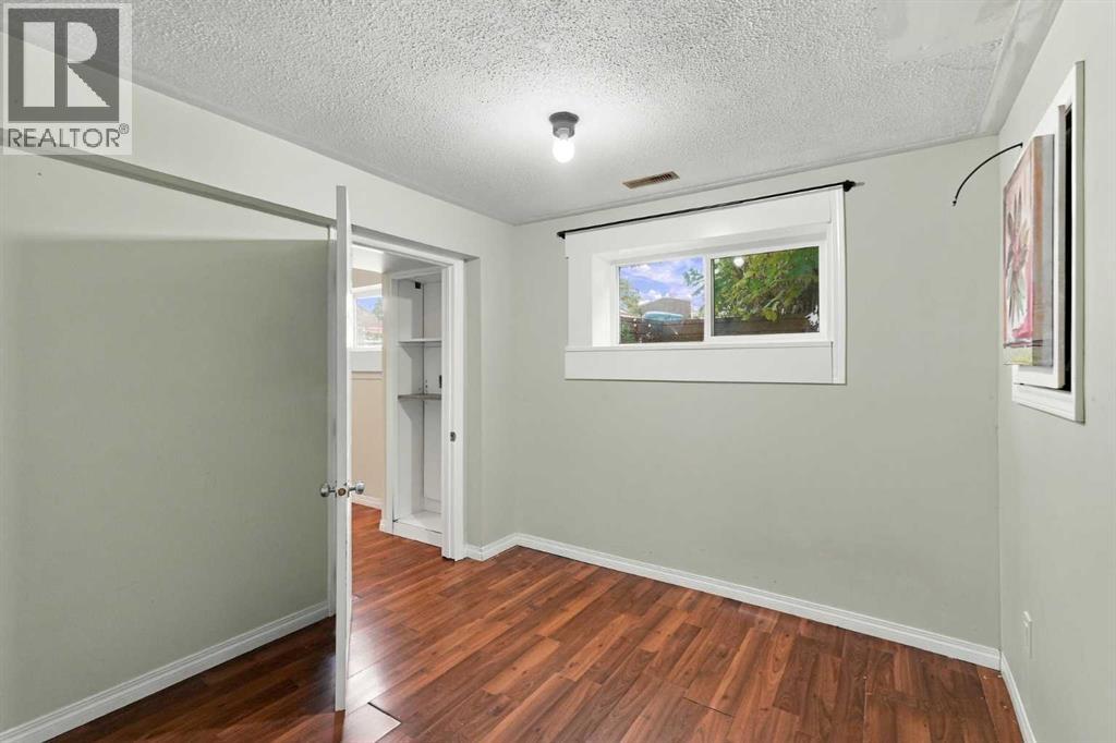 203 Penbrooke Close Se Property Photo 32