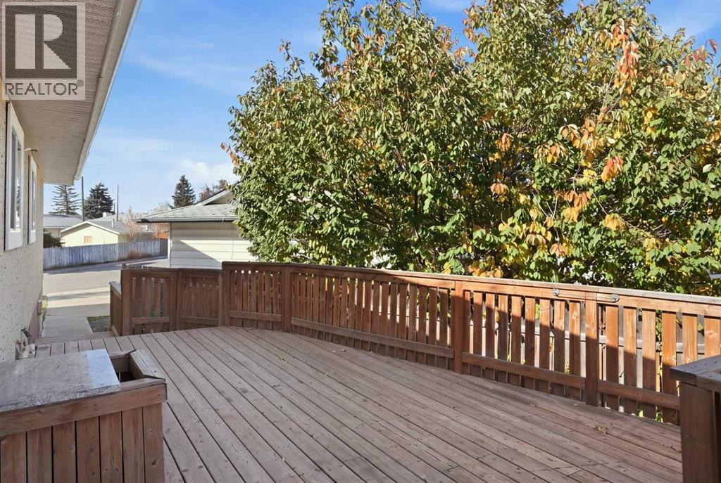 203 Penbrooke Close Se Property Photo 37