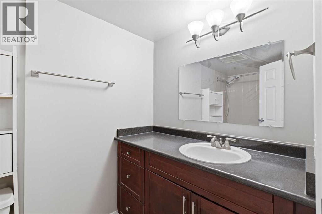 924 14 Avenue Southwest Property Photo 11