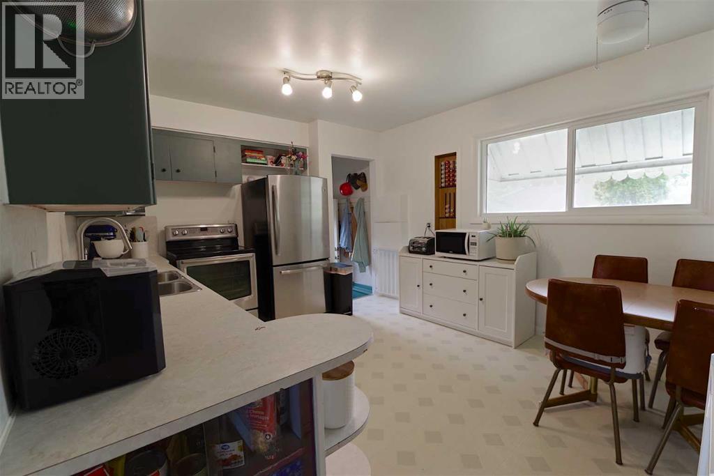 510 10 Street N Property Photo 5