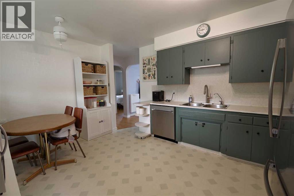 510 10 Street N Property Photo 7