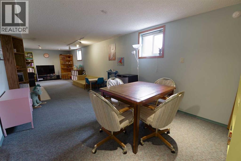 510 10 Street N Property Photo 11