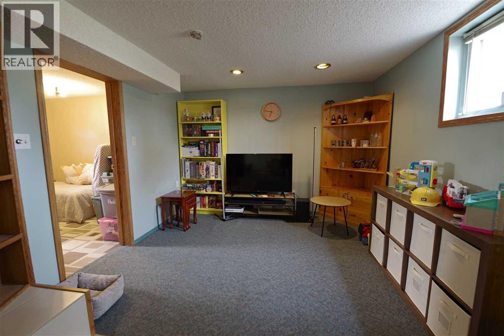 510 10 Street N Property Photo 13