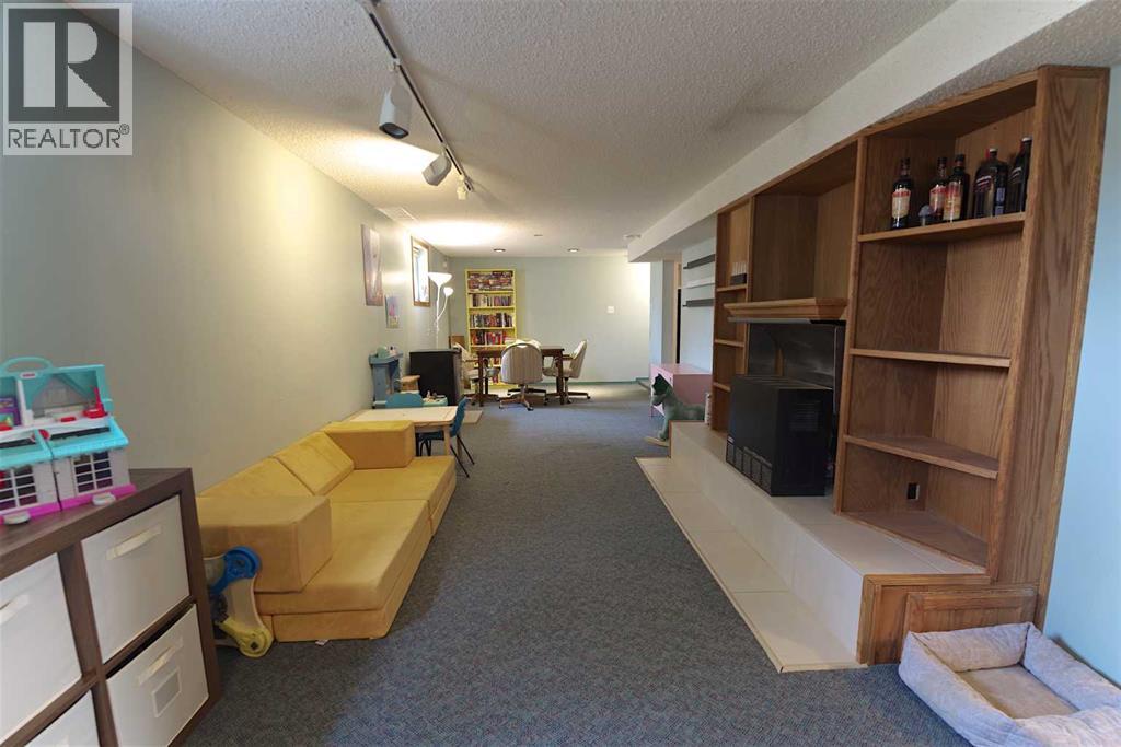 510 10 Street N Property Photo 14