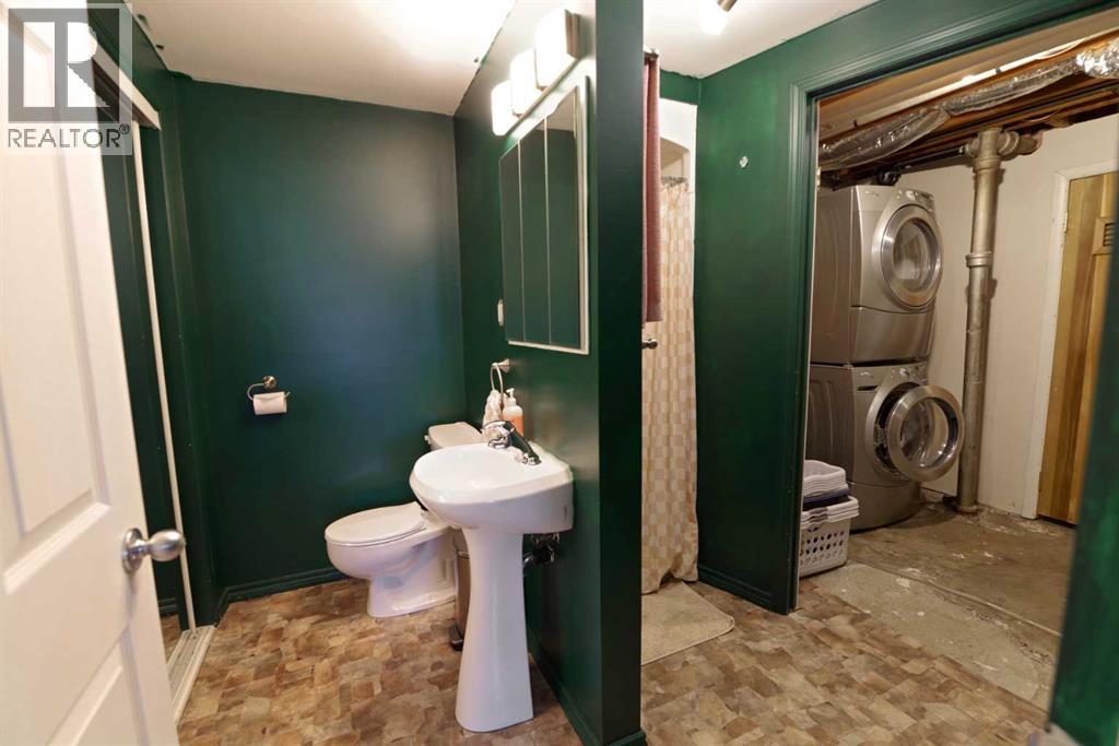 510 10 Street N Property Photo 16