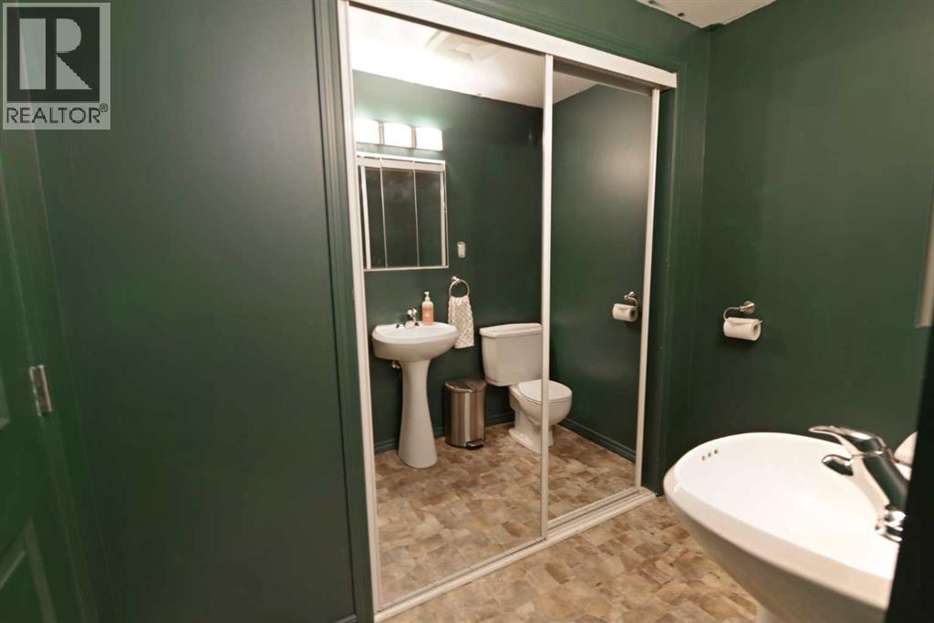 510 10 Street N Property Photo 19