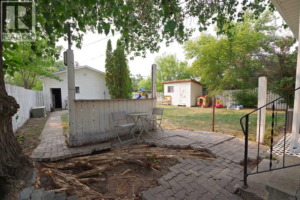 510 10 Street N Property Photo 21