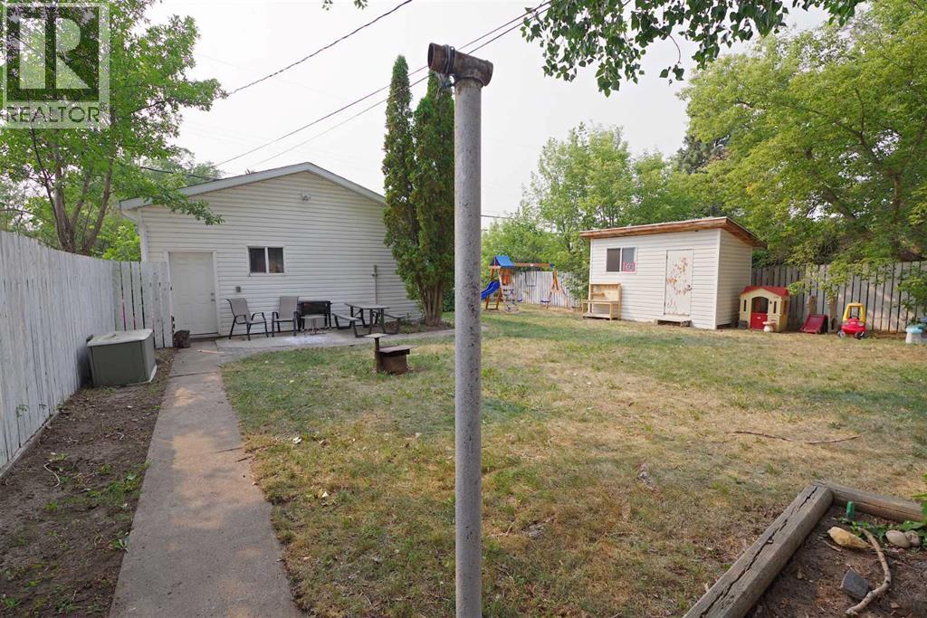510 10 Street N Property Photo 27