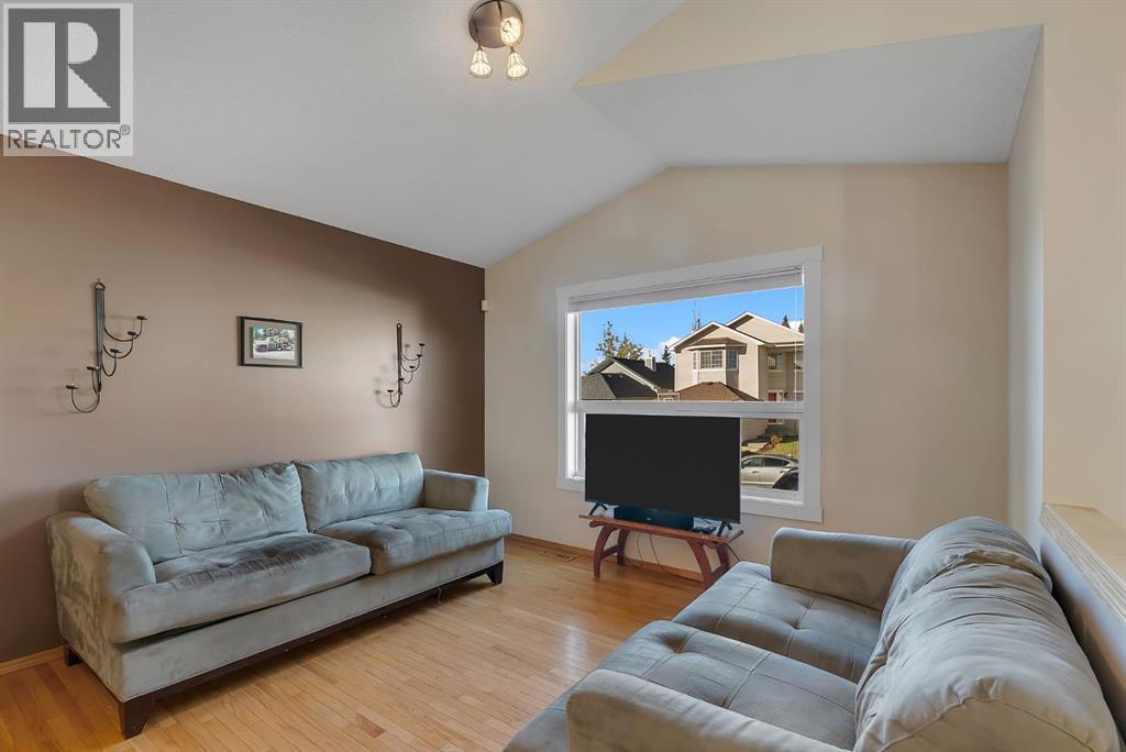 82 Bridleridge Road Sw Property Photo 4