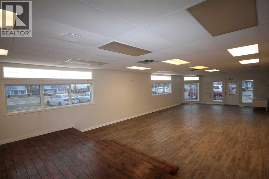 5227 Lakeshore Drive Property Photo 6