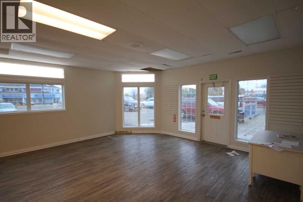 5227 Lakeshore Drive Property Photo 8