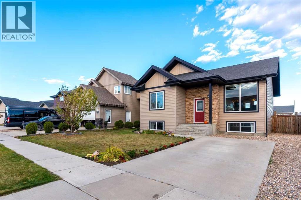 1305 47a Avenue Property Photo 1
