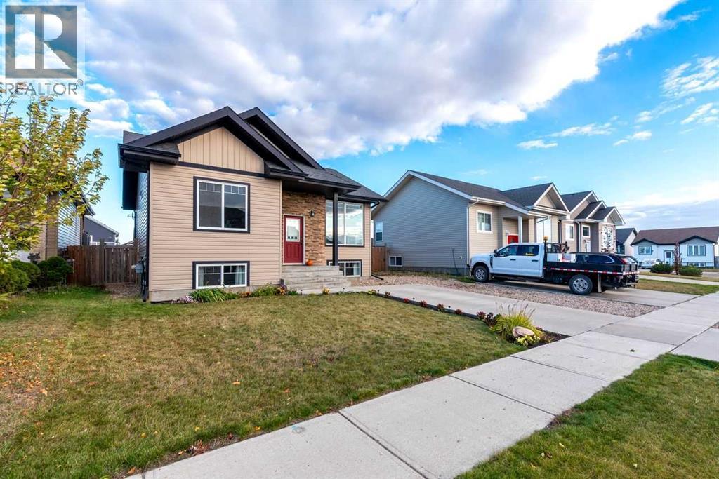 1305 47a Avenue Property Photo 3