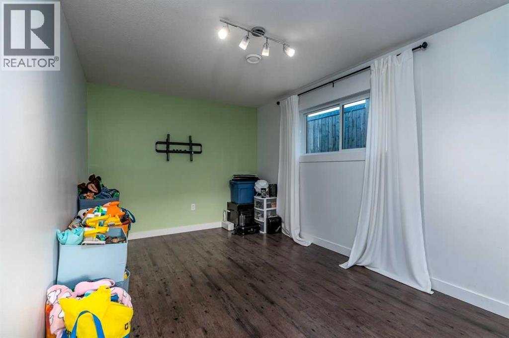 1305 47a Avenue Property Photo 21