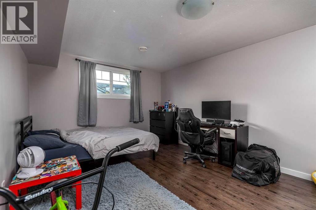 1305 47a Avenue Property Photo 27