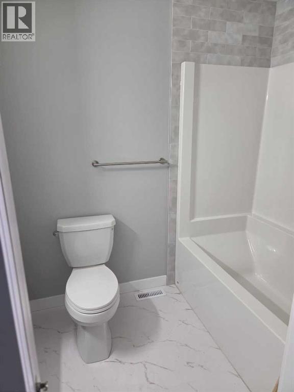 969 2 Street Southeast Property Photo 9