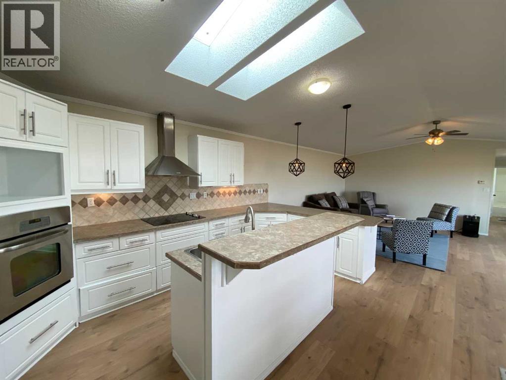 127 Meadowplace Drive E Property Photo 1