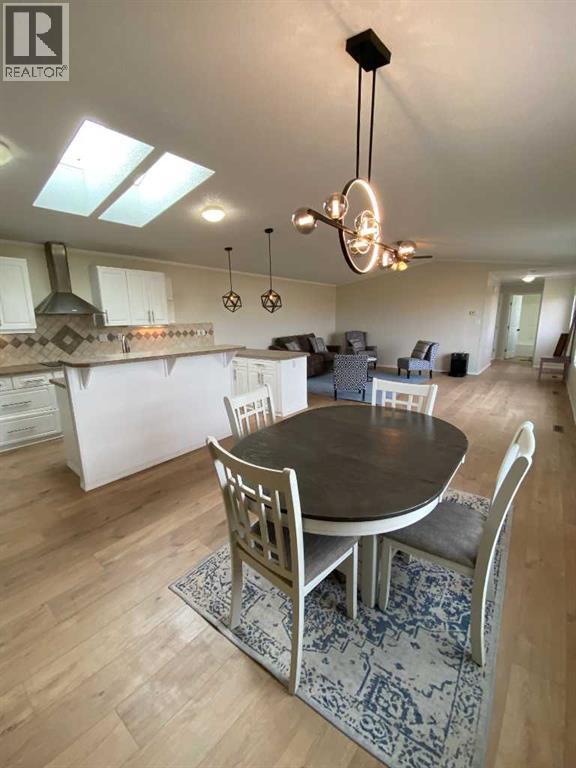 127 Meadowplace Drive E Property Photo 6