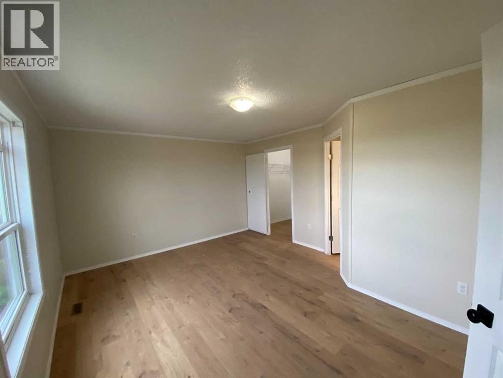 127 Meadowplace Drive E Property Photo 15
