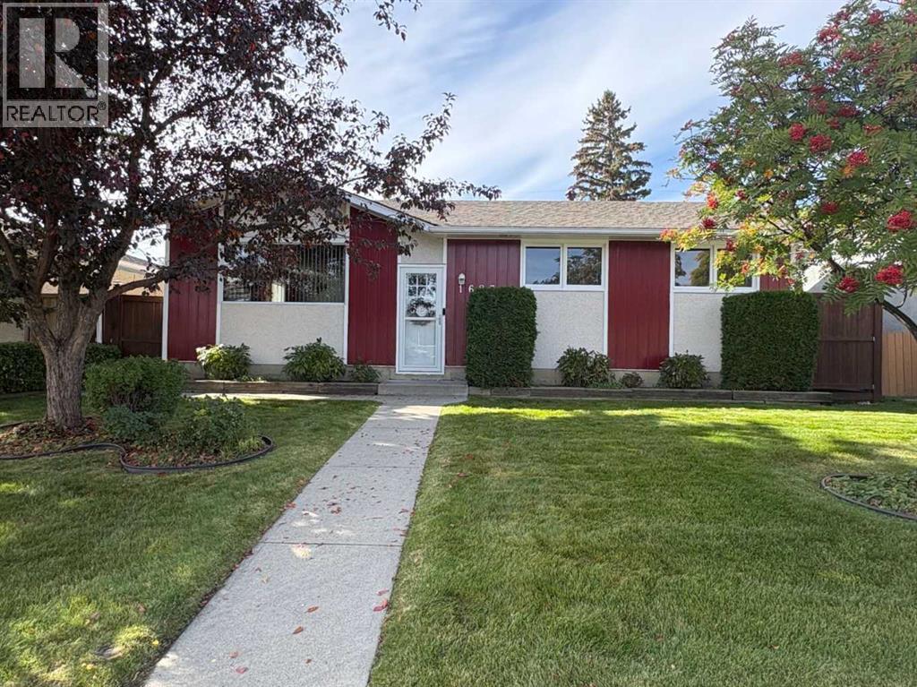 1623 Rouleau Crescent Se Property Photo 1