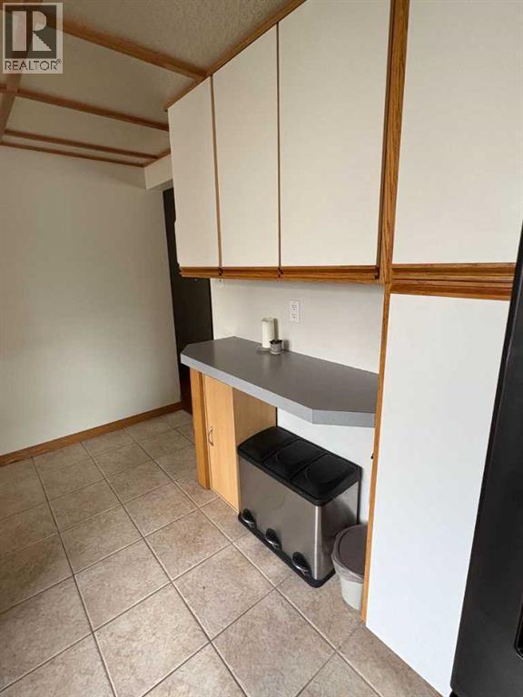 1623 Rouleau Crescent Se Property Photo 7