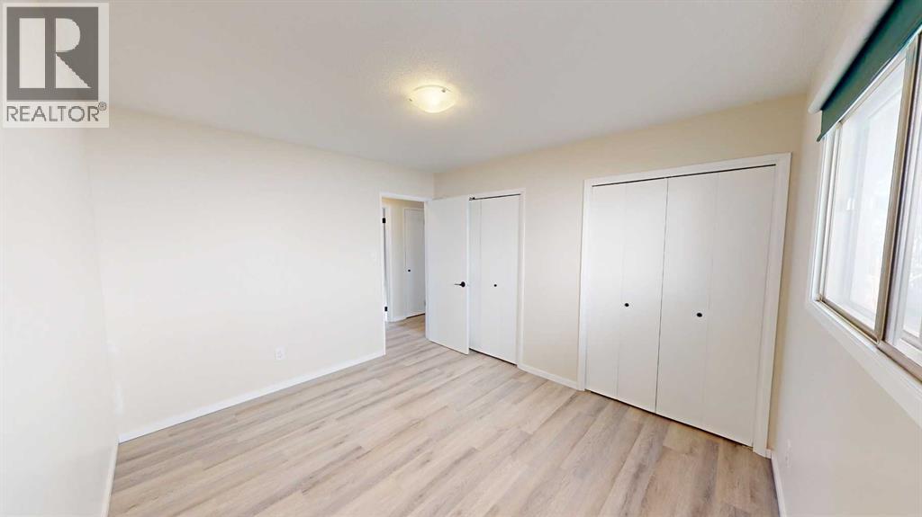 10818 93a Street Property Photo 8