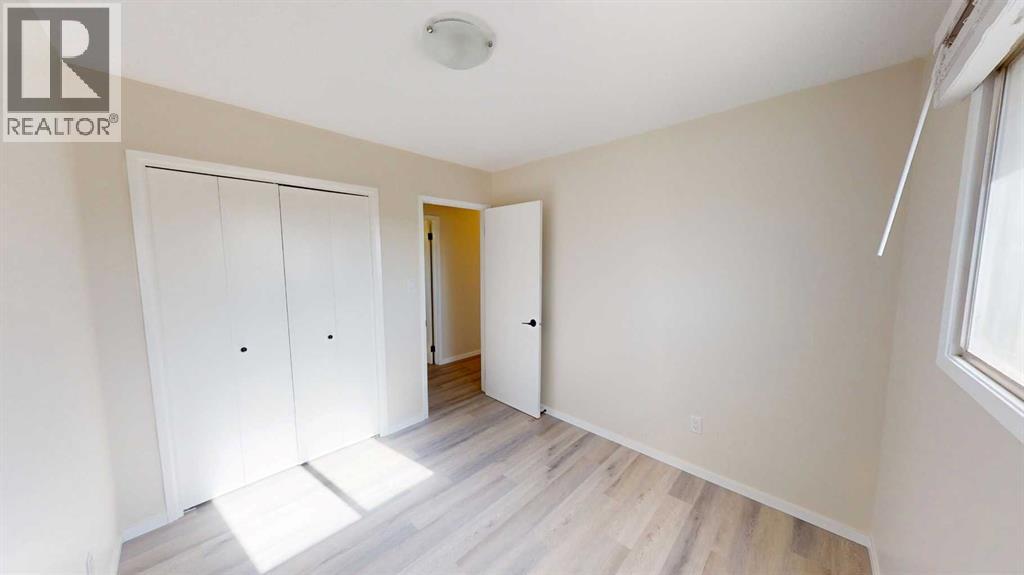 10818 93a Street Property Photo 10