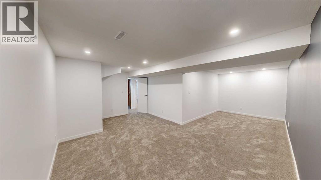 10818 93a Street Property Photo 14