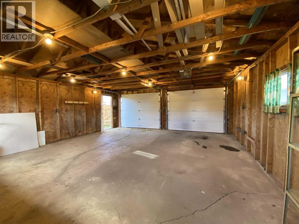 10818 93a Street Property Photo 19