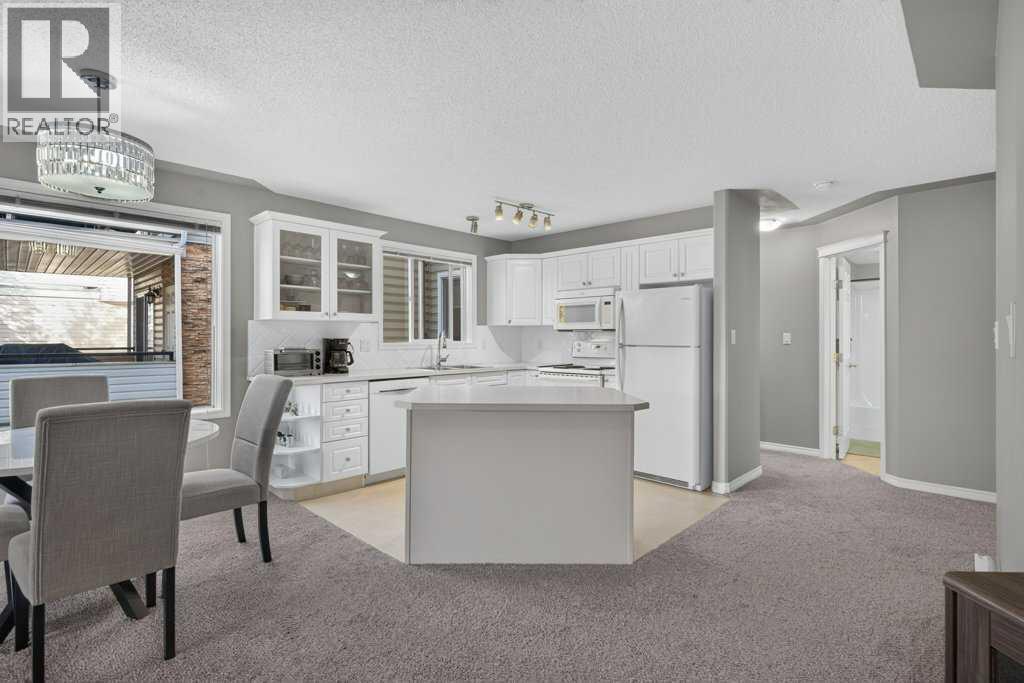 7451 Springbank Boulevard Southwest Property Photo 11