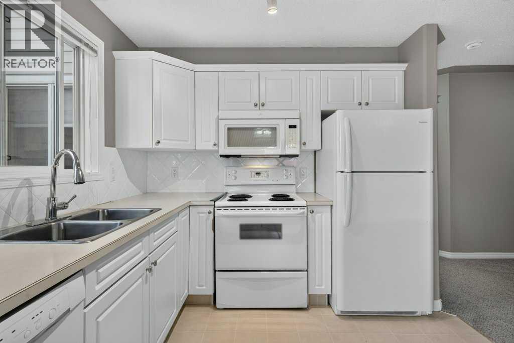 7451 Springbank Boulevard Southwest Property Photo 12