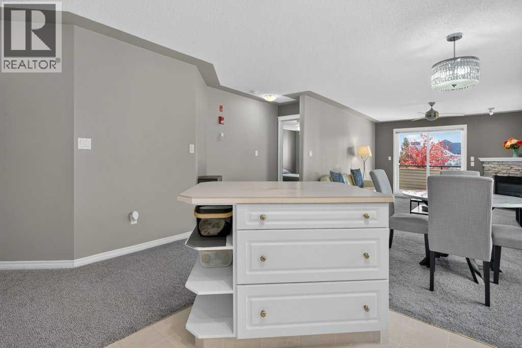 7451 Springbank Boulevard Southwest Property Photo 14