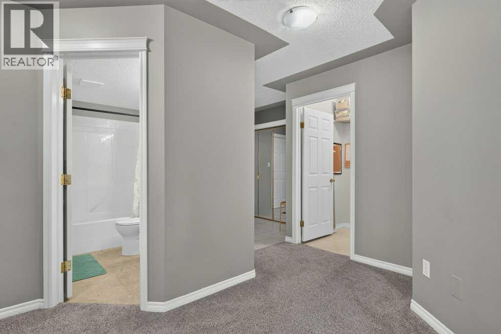 7451 Springbank Boulevard Southwest Property Photo 24