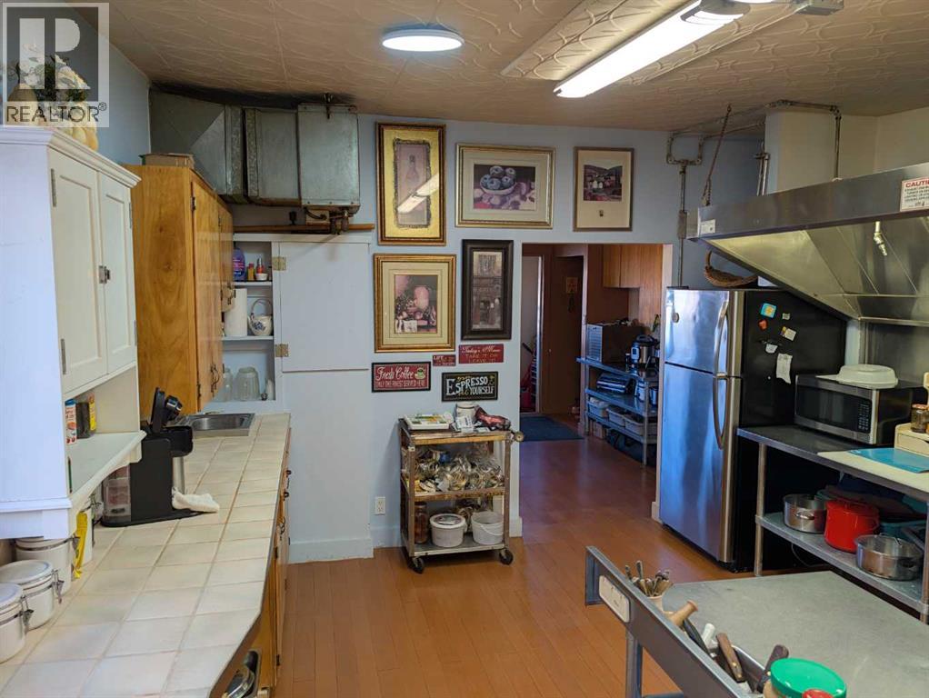 4719 48 Avenue Property Photo 9