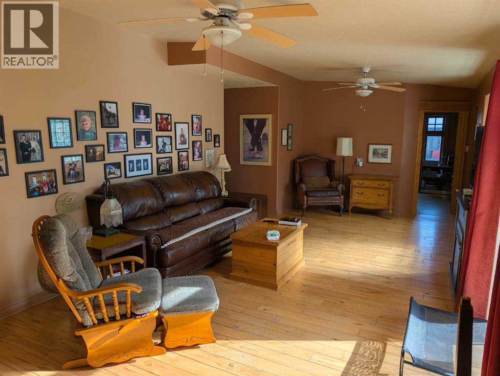 4719 48 Avenue Property Photo 14