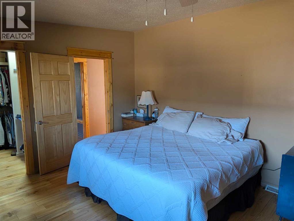4719 48 Avenue Property Photo 24