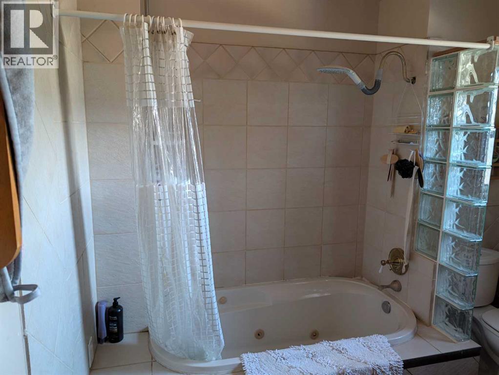 4719 48 Avenue Property Photo 25